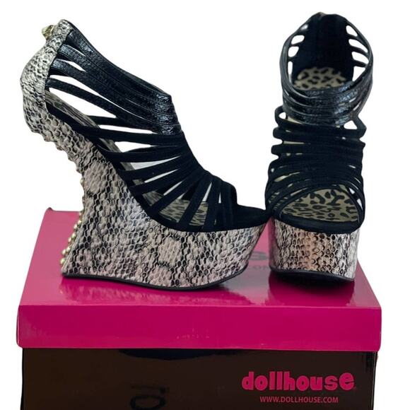 💎✨SALE✨💎NEW IN BOX DOLLHOUSE Sin Blk - Picture 1 of 6